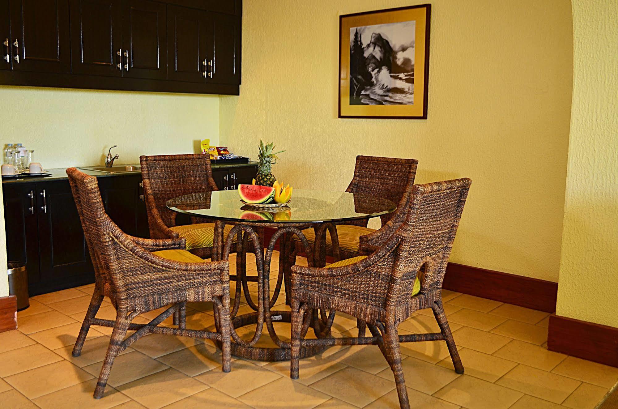 Thunderbird Resorts - Rizal Binangonan Kültér fotó