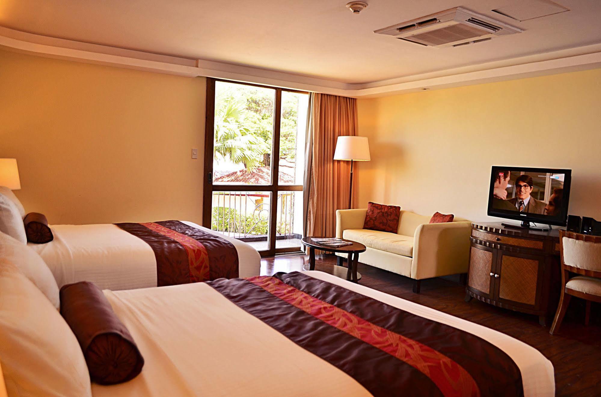 Thunderbird Resorts - Rizal Binangonan Kültér fotó