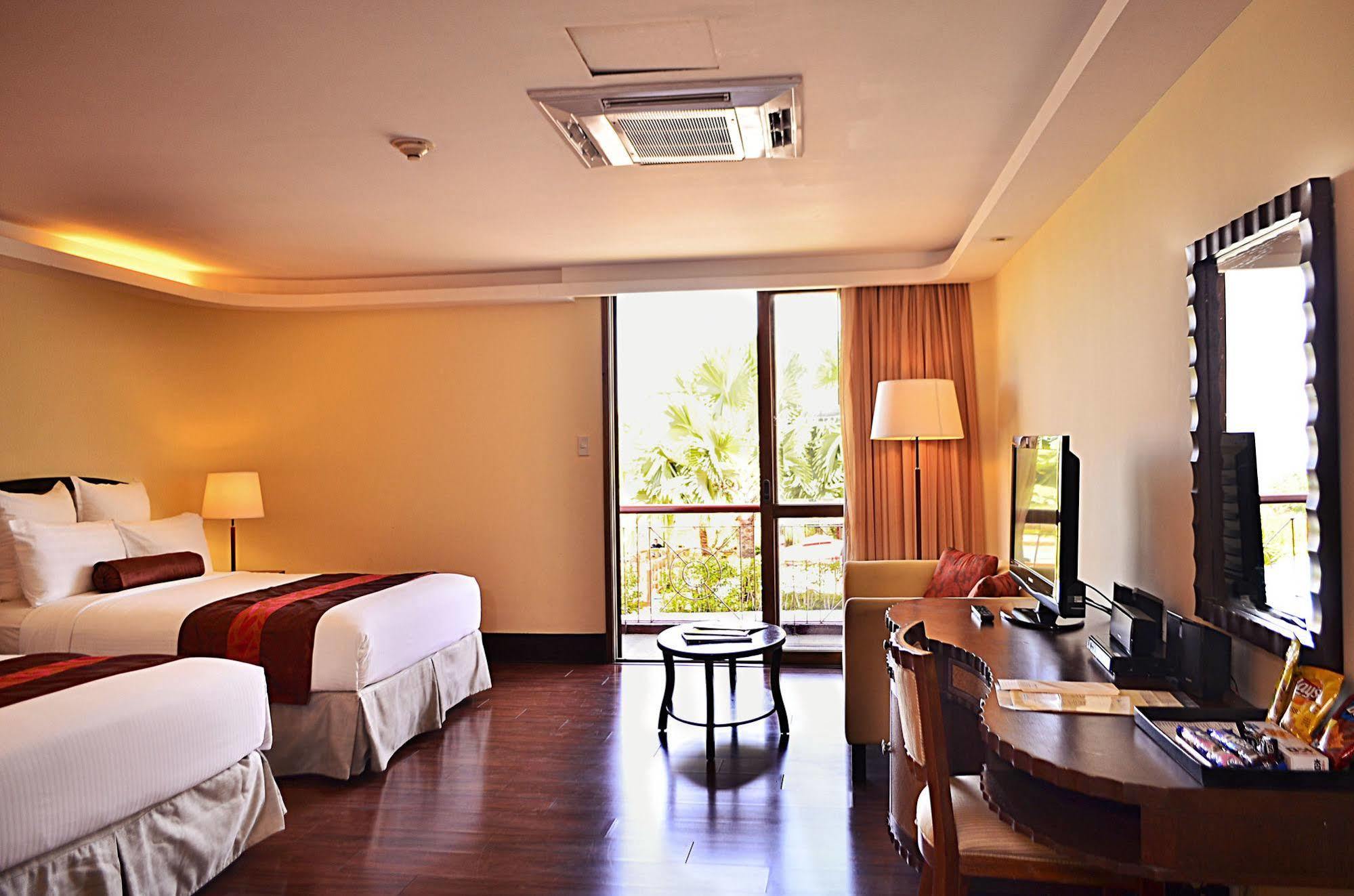 Thunderbird Resorts - Rizal Binangonan Kültér fotó